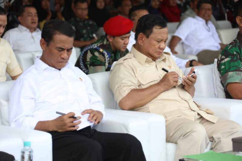 Menteri Pertanian Andi Amran Sulaiman dan Presiden RI Prabowo Subianto. (Dok. Blorakab.go.id)