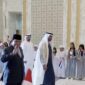 Presiden RI Prabowo Subianto disambut meriah oleh Presiden Uni Emirat Arab (UEA) Mohammed bin Zayed Al Nahyan (MBZ). (Dok. Tim Komunikasi Prabowo Subianto)
