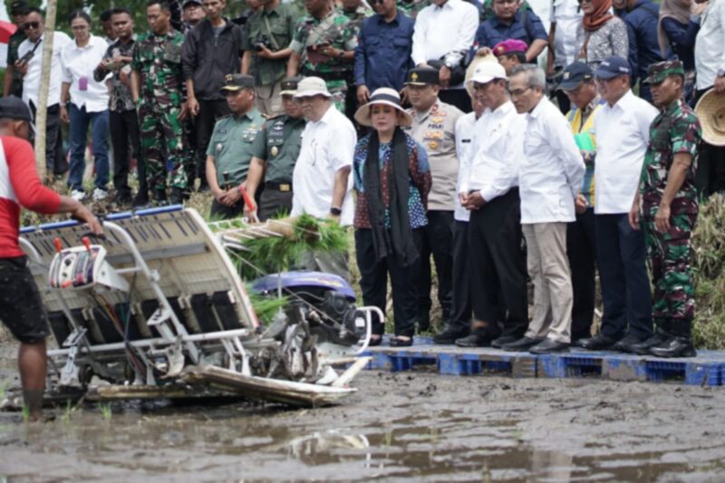 Ketua Komisi IV DPR RI, Siti Hediati Hariyadi atau yang akrab disapa Titiek Soeharto mengapresiasi respon cepat Menteri Pertanian Andi Amran Sulaiman. (Dok. Kementerian Pertanian)