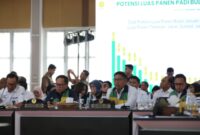 Wakil Menteri Pertanian Sudaryono saat rapat koordinasi dengan Kemenko Bidang Pangan di Aula Teuku Rizal Nordin, Kota Medan, Sumatera Utara, pada Selasa (21/1/2025). (Dok. Kementan)