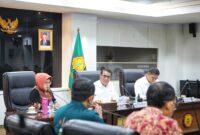 Plt. Kepala BPS, Amalia Adininggar Widyasanti, dan Mentan Andi Amran Sulaiman pada penandatanganan MoU antara Kementerian Pertanian dengan Badan Pusat Statistik di Kantor Pusat Kementan. (Dok Kementerian Pertanian)