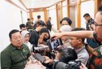 Kepala Bapanas Arief Prasetyo Adi menjelaskan program SPHP Jagung usai rapat dengan Menko Pangan. (Dok. Bapanas)